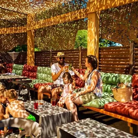 4 Etoiles - Piscine - Ccaaeag مكان تخييم *