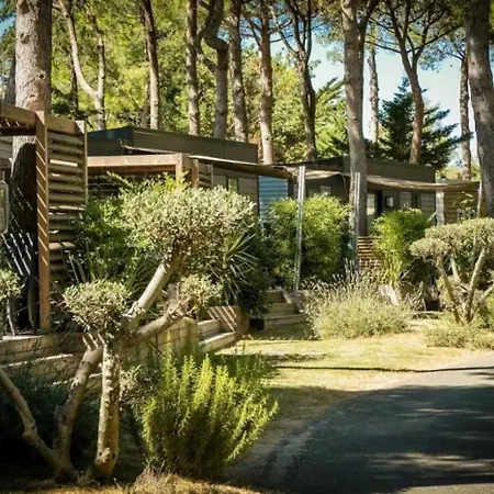 مكان تخييم 4 Etoiles - Piscine - Ccaaeag