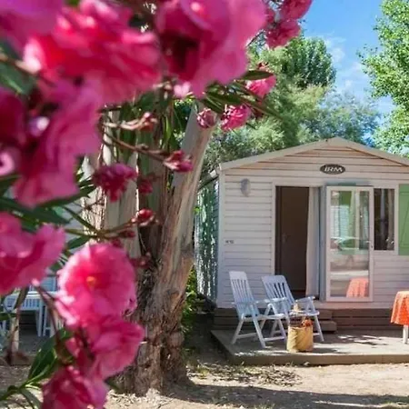 4 Etoiles - Piscine - Ccaaeag مكان تخييم