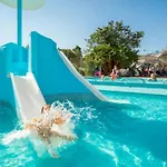 Zecamping 4 Familial Piscine Chauffee Club Enfant Animations Au Calme 4*