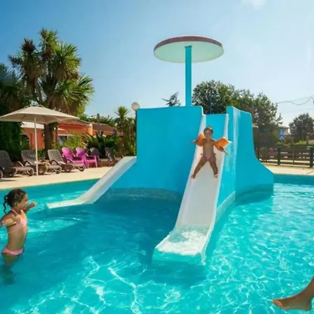 Campsite 4 Etoiles - Piscine - Ccaaeag Canet-en-Roussillon