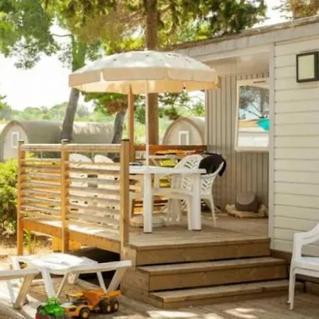 Campsite 4 Etoiles - Piscine - Ccaaeag
