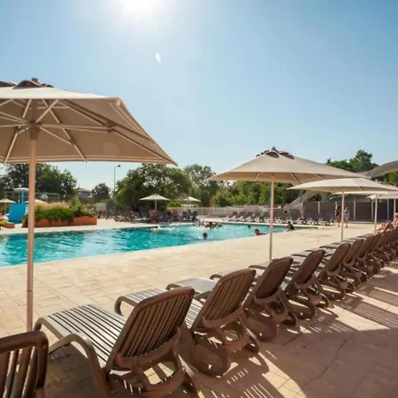 Zecamping 4 Familial Piscine Chauffee Club Enfant Animations Au Calme 4* 卡内