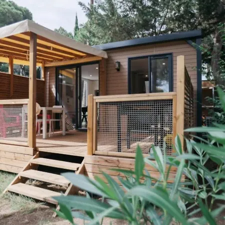 4 Etoiles - Piscine - Ccaaeag 营地 *