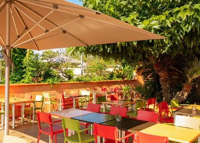 Zecamping 4 Familial Piscine Chauffee Club Enfant Animations Au Calme 4*
