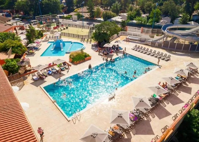Kamp alanı Zecamping 4 Familial Piscine Chauffee Club Enfant Animations Au Calme 4*