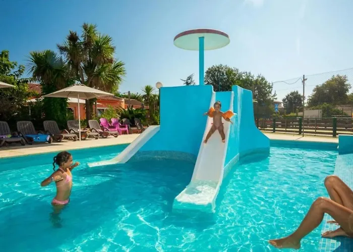 Zecamping 4 Familial Piscine Chauffee Club Enfant Animations Au Calme 4*