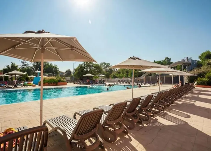 Zecamping 4 Familial Piscine Chauffee Club Enfant Animations Au Calme 4* Canet-en-Roussillon