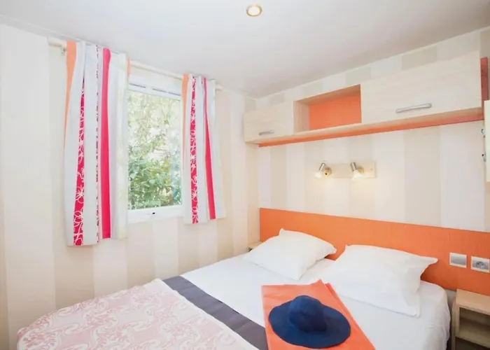 Zecamping 4 Familial Piscine Chauffee Club Enfant Animations Au Calme 4*
